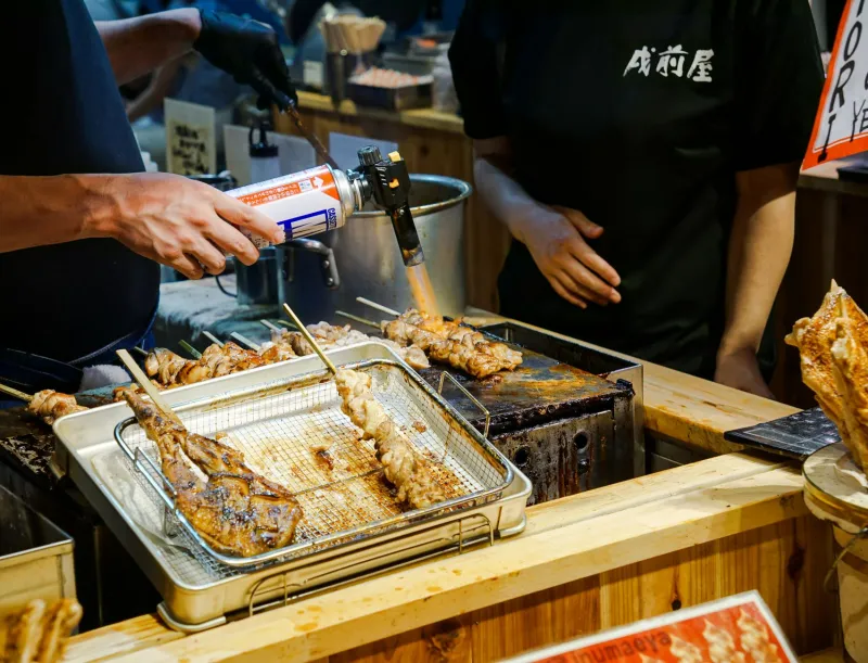 Forget the Crust: Why Japanese Grillers Chase Flavor From the Inside Out